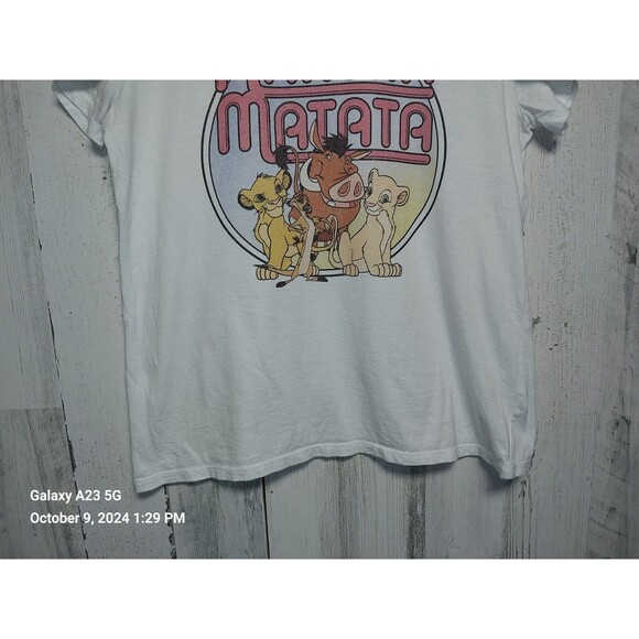 Disney Women's Medium White Lion King Hakuna Matata Tee - Picture 2 of 5